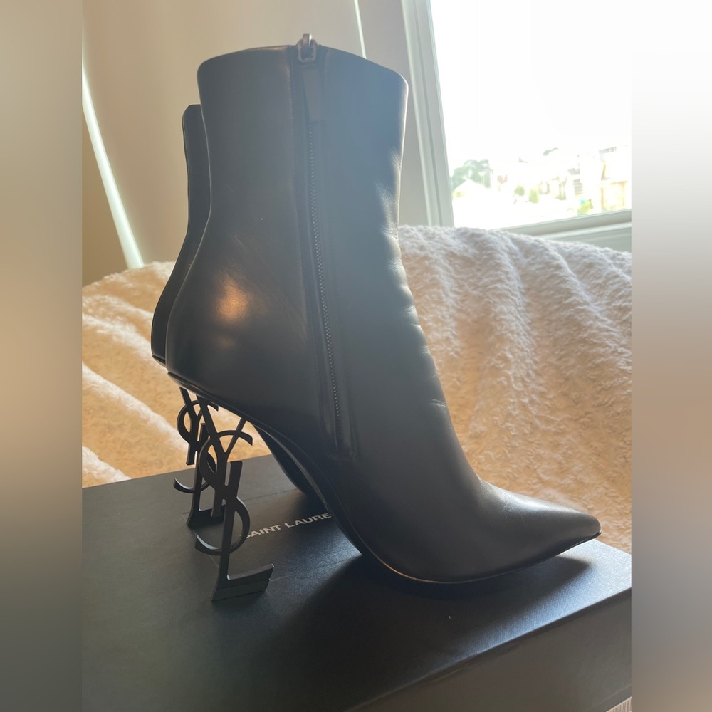 Authentic YSL bootie/NAPPA VENDOM-Size 42, OPYUM 110 YSL heel